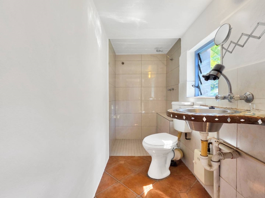 2 Bedroom Property for Sale in Vredehoek Western Cape